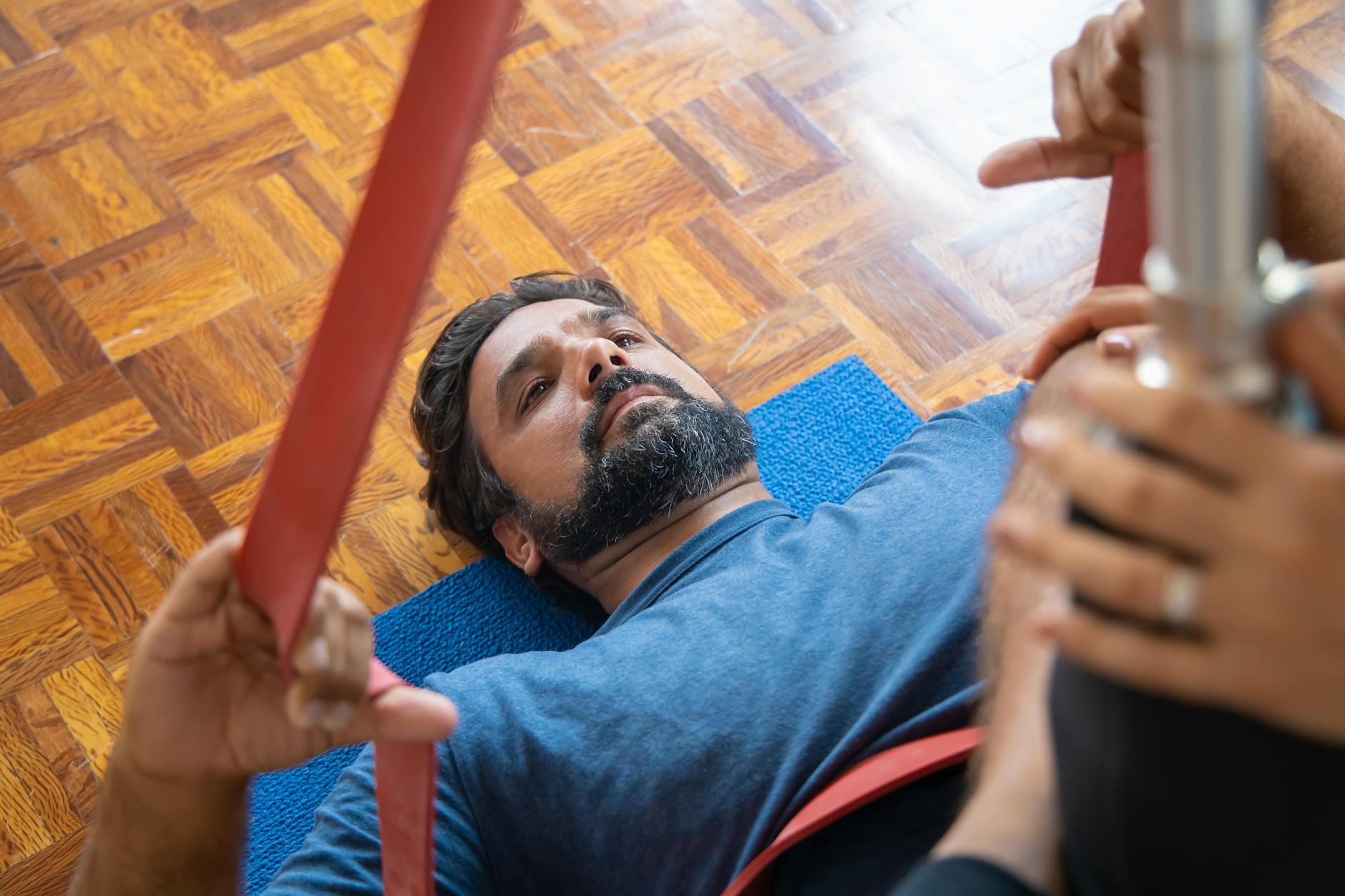 Rehabilitáció a nappaliban: Így végezz biztonságos gyógytornát otthon, ha a kezelések között is megőriznéd a mozgásképességedet